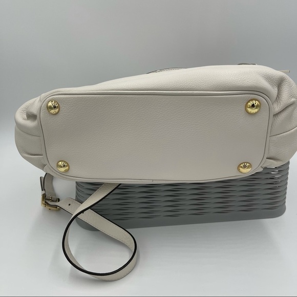 Michael Kors Megan Large White Satchel LIKE NEW - Picture 2 of 5